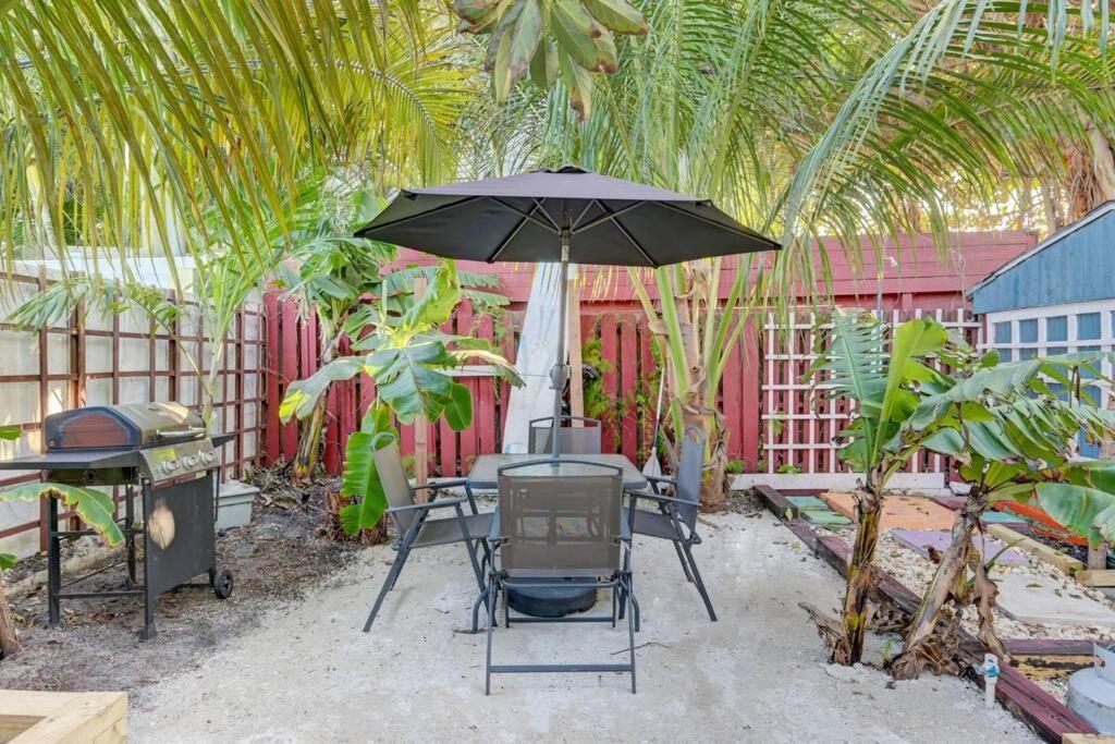 Enchanting 2Br/1Ba Casita 2 Blocks To Beach Vila Deerfield Beach Exterior foto